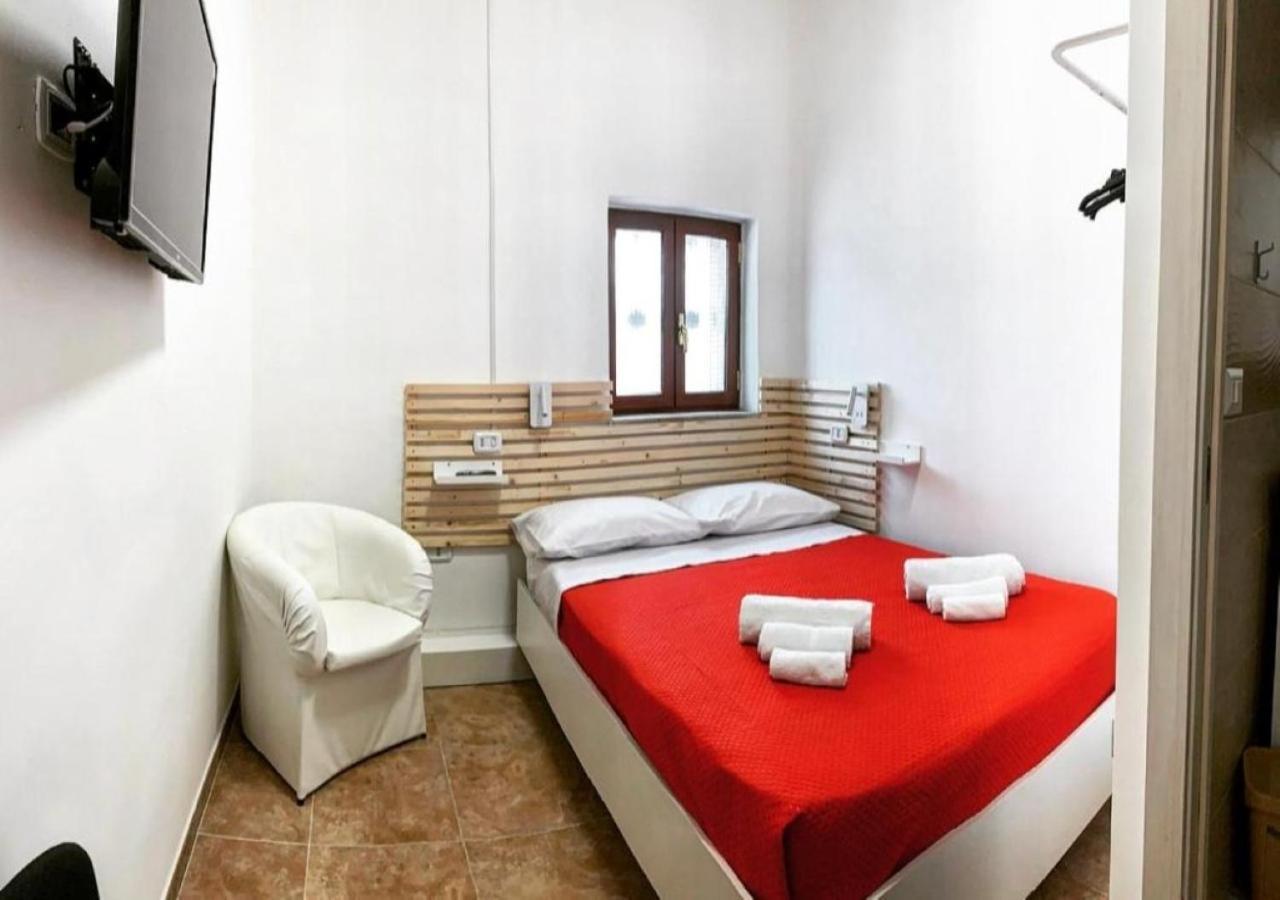 Miris Home Fast And Comfortable With Self Check In 8 Minutes Walk Near Naples Airport المظهر الخارجي الصورة