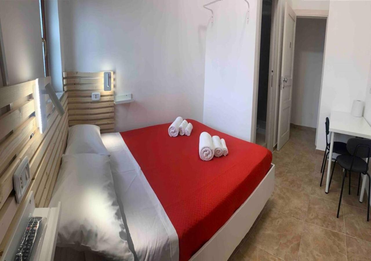 Miris Home Fast And Comfortable With Self Check In 8 Minutes Walk Near Naples Airport المظهر الخارجي الصورة