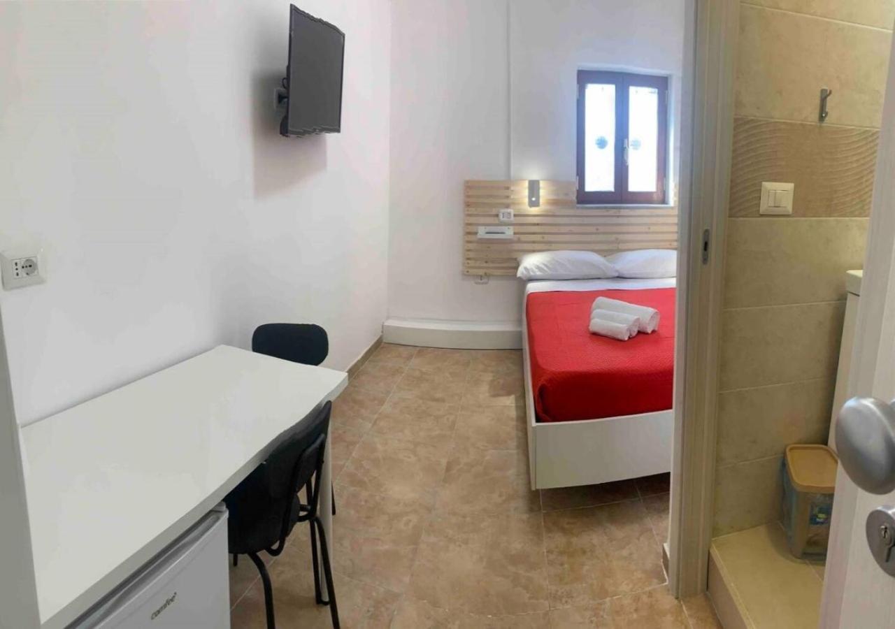 Miris Home Fast And Comfortable With Self Check In 8 Minutes Walk Near Naples Airport المظهر الخارجي الصورة