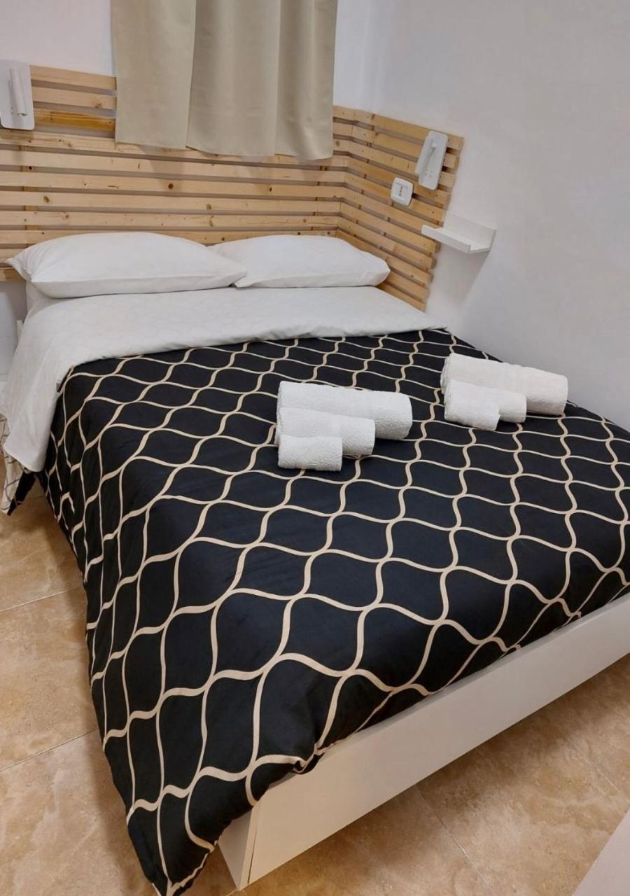 Miris Home Fast And Comfortable With Self Check In 8 Minutes Walk Near Naples Airport المظهر الخارجي الصورة
