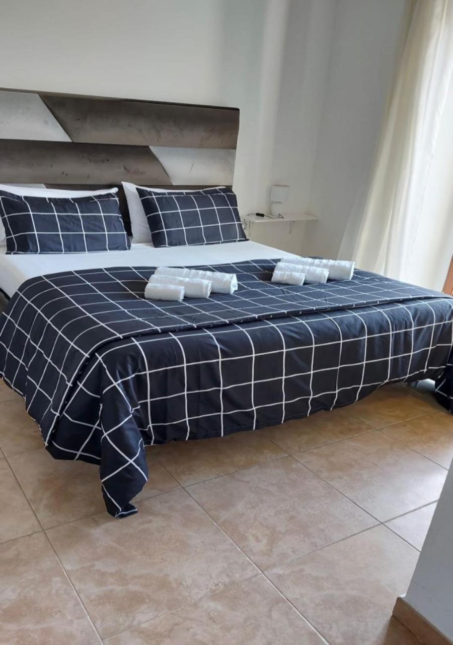 Miris Home Fast And Comfortable With Self Check In 8 Minutes Walk Near Naples Airport المظهر الخارجي الصورة